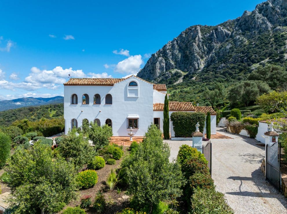 Comprar finca rústica en Málaga: guía para quienes buscan vivir en el campo cerca de la Costa del Sol