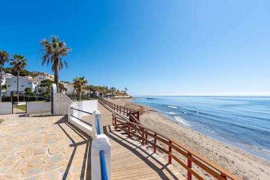 Comprar piso en Calahonda, Mijas: guía completa para compradores en 2026