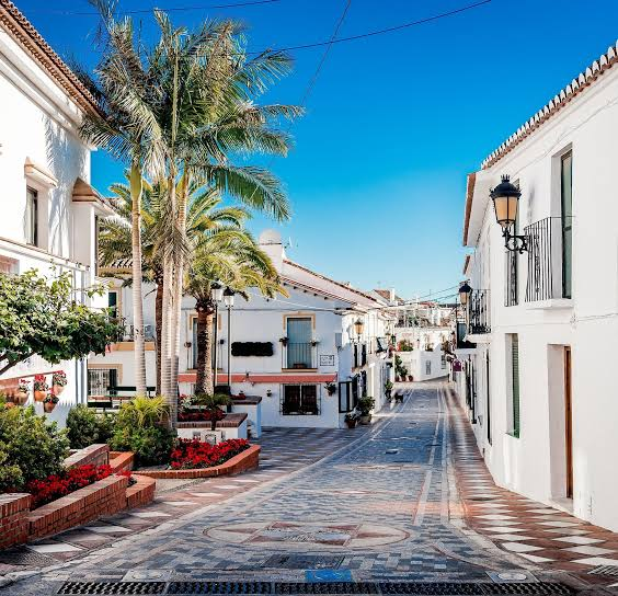 Las mejores zonas para vivir en la Costa del Sol en 2026: guía completa para elegir dónde comprar una vivienda 4 Las mejores zonas para vivir en la Costa del Sol en 2026: guía completa para elegir dónde comprar una vivienda